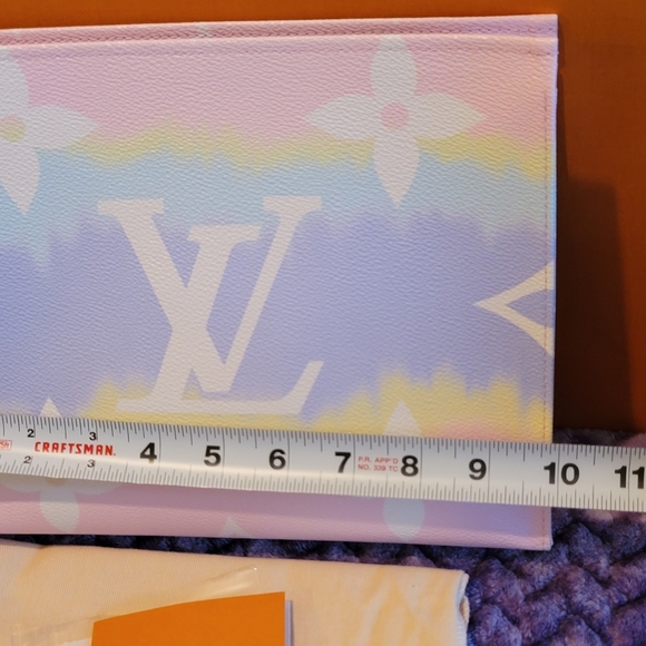 LOUIS VUITTON Escale Toiletry XL 26 Pochette Pastel Pink Clutch Giant Monogram - Picture 12 of 17